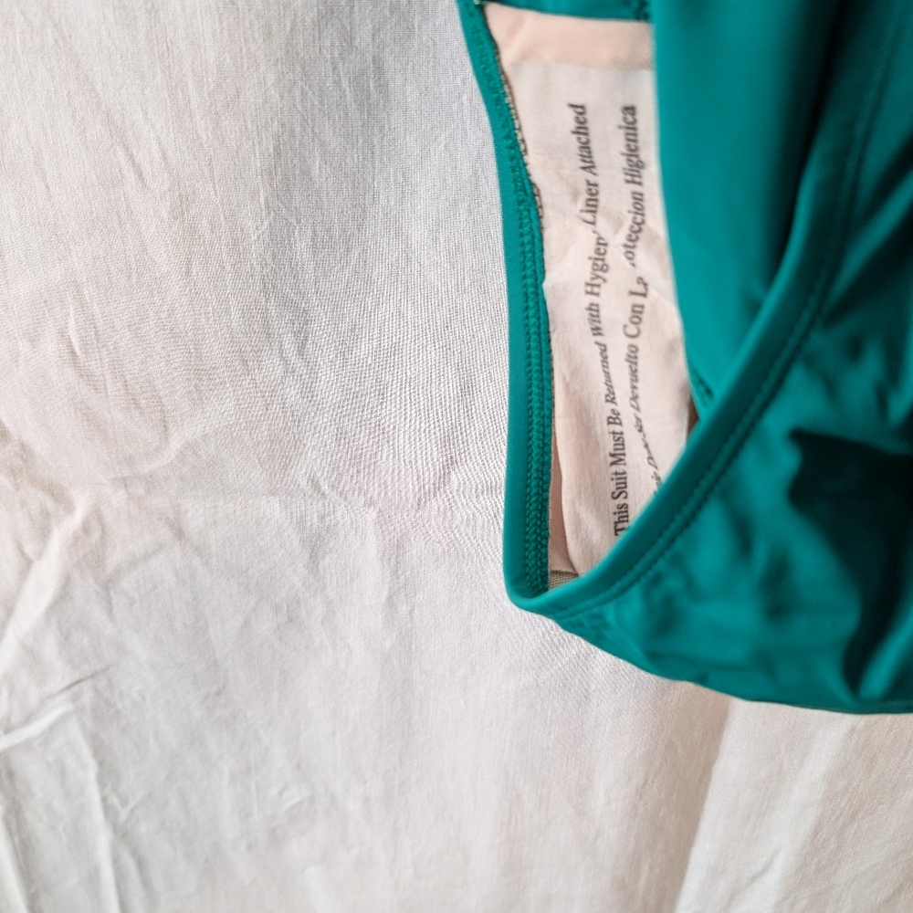NEW Kona Sol Twist-Front Square Neck Full Coverage One Piece Swimsuit Green - Picture 7 of 7